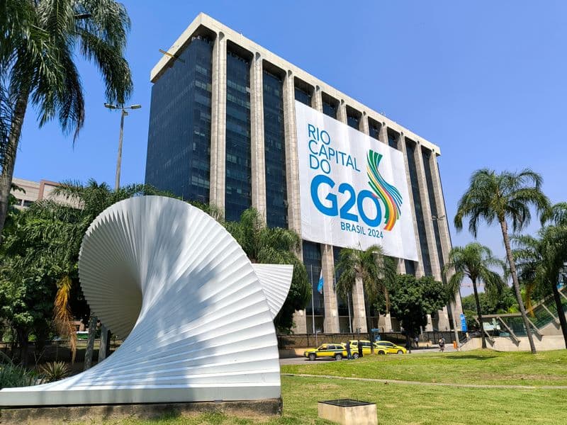 Navigation submenu image